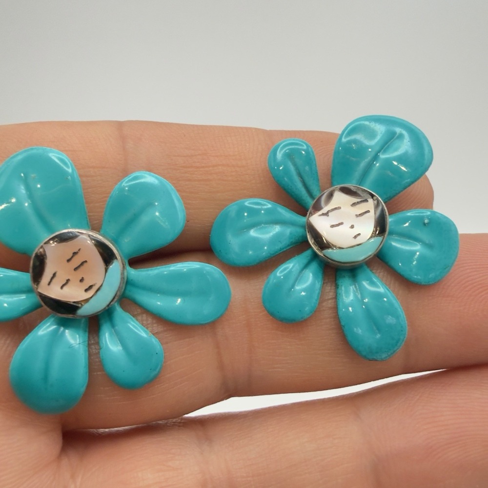 Vintage Zuni Women Face Turquoise Inlay Stud Earrings Pop Art Mod Addition Read